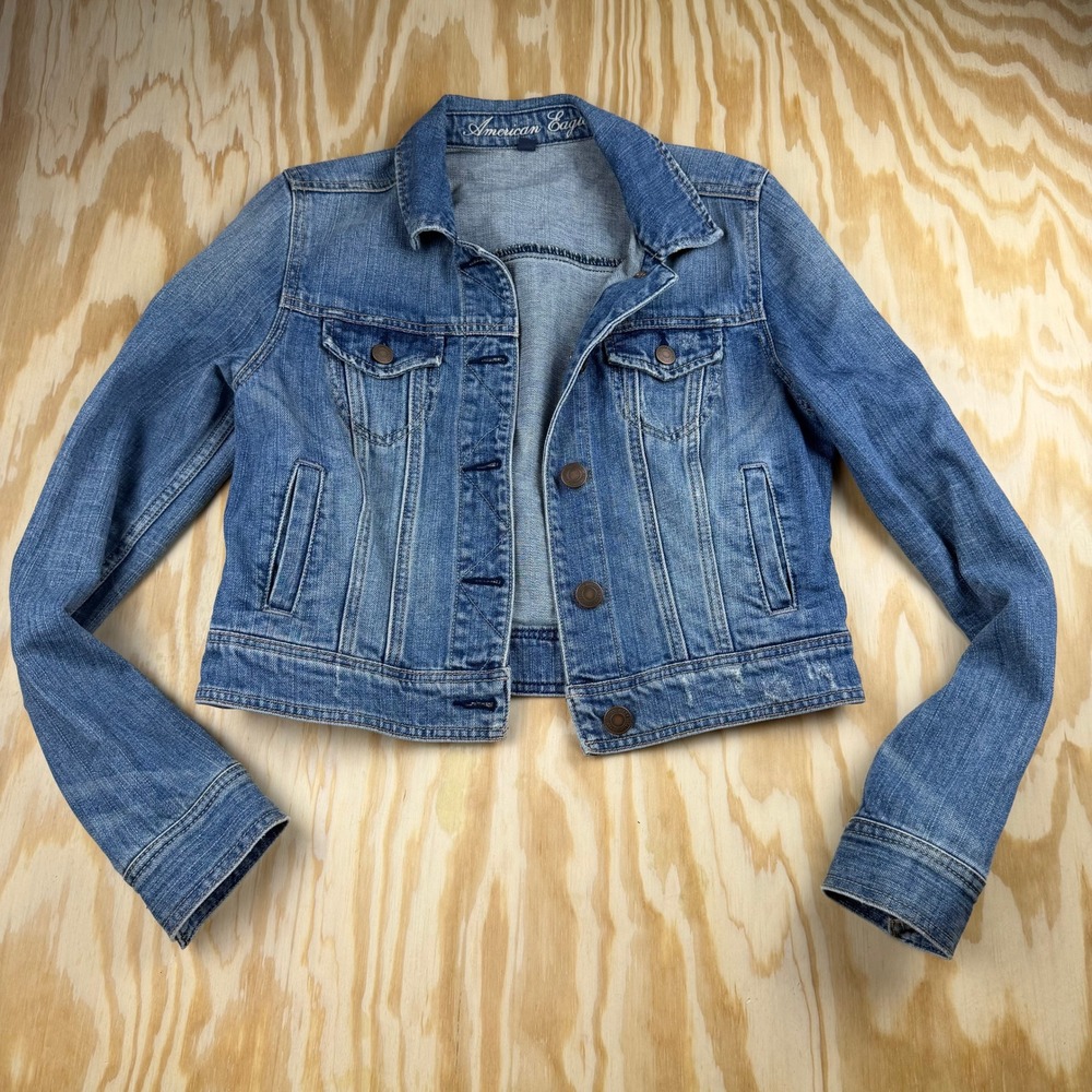 American Eagle Outfitters Womens Medium Wash Cropped Denim Trucker Jacket Size M